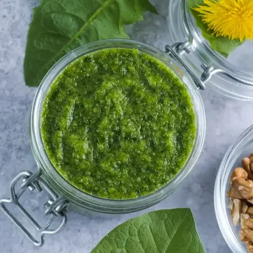 Grünes Leindotter Pesto
