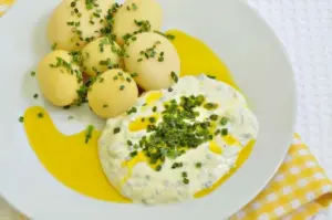 Pellkartoffeln mit Leinöl und Quark