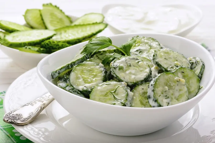 Mehr über den Artikel erfahren Polnischer Gurkensalat – Mizeria